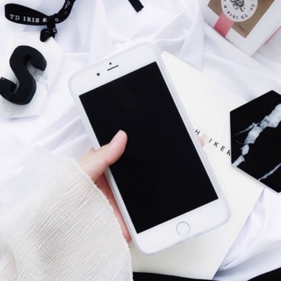 NEW iPhone 7/8/X/XS Black Marble Case - Picture 4 of 6